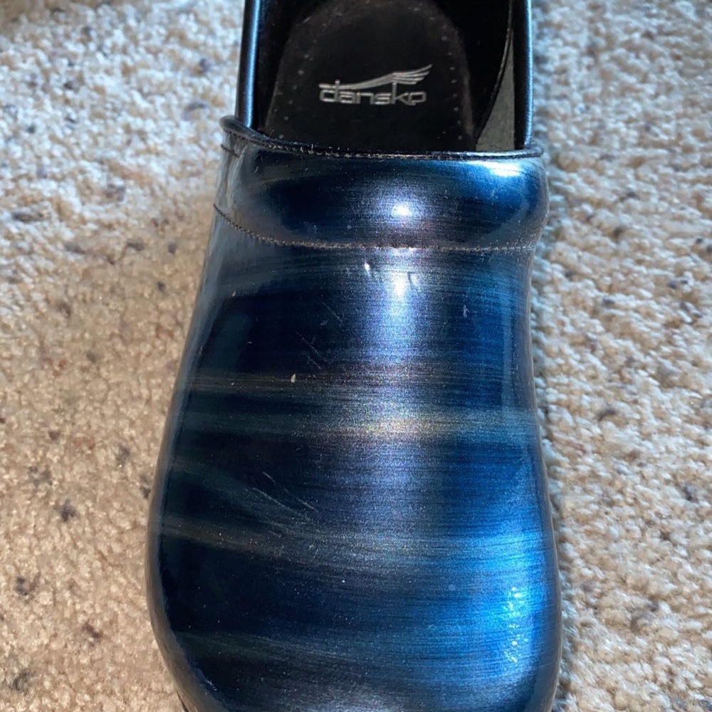 Shoes - Picture 7 of 8